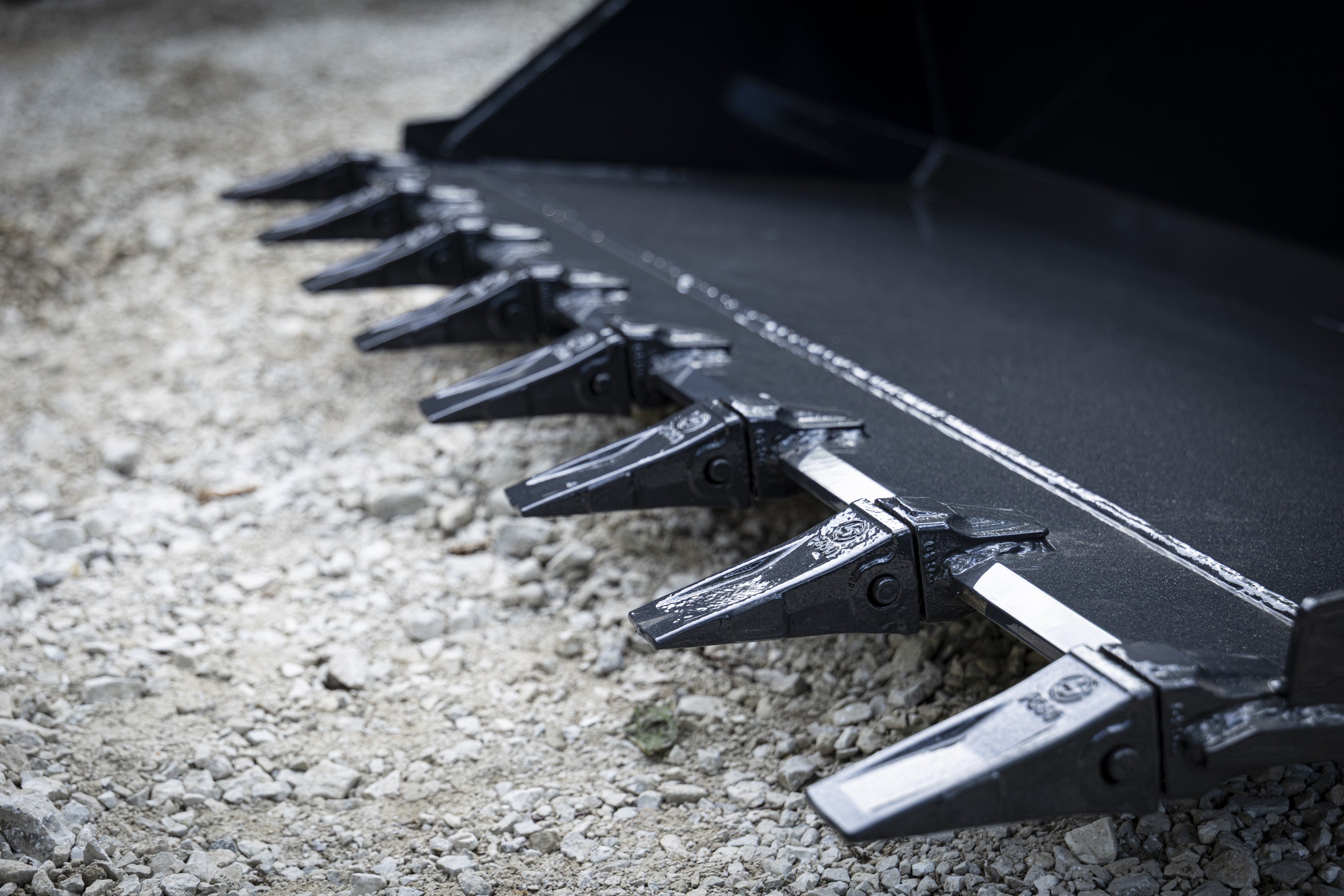 72" Heavy-Duty Tooth Bucket